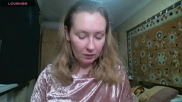 Snapshot of AnnaXLovers chatting on October 17, 9:56 am AnnaXLovers online show from October 17, 9:56 am