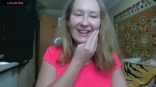 Snapshot of AnnaXLovers chatting on October 23, 12:48 pm AnnaXLovers online show from October 23, 12:48 pm