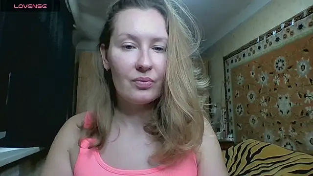 Snapshot of AnnaXLovers chatting on October 27, 10:19 am AnnaXLovers online show from October 27, 10:19 am