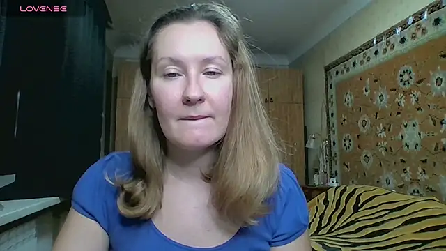 Snapshot of AnnaXLovers chatting on October 28, 3:25 pm AnnaXLovers online show from October 28, 3:25 pm