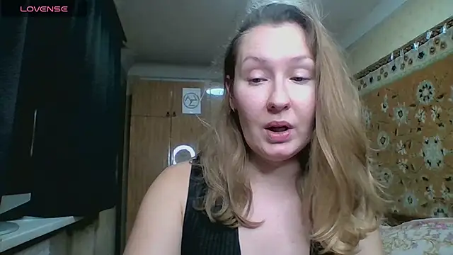 Snapshot of AnnaXLovers chatting on October 30, 1:56 pm AnnaXLovers online show from October 30, 1:56 pm