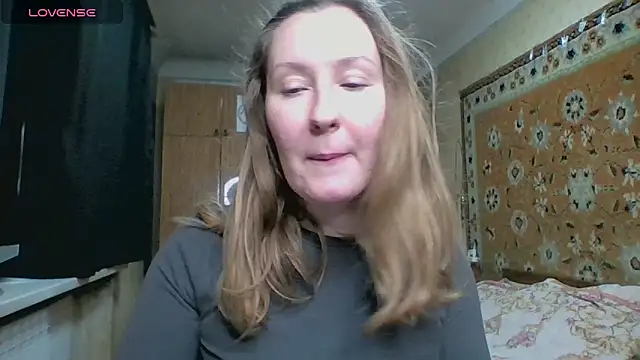 Snapshot of AnnaXLovers chatting on October 31, 1:01 pm AnnaXLovers online show from October 31, 1:01 pm