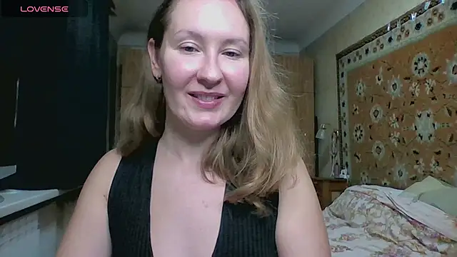 Snapshot of AnnaXLovers chatting on November 10, 11:31 am AnnaXLovers online show from November 10, 11:31 am