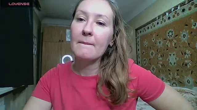 Snapshot of AnnaXLovers chatting on November 15, 8:44 am AnnaXLovers online show from November 15, 8:44 am