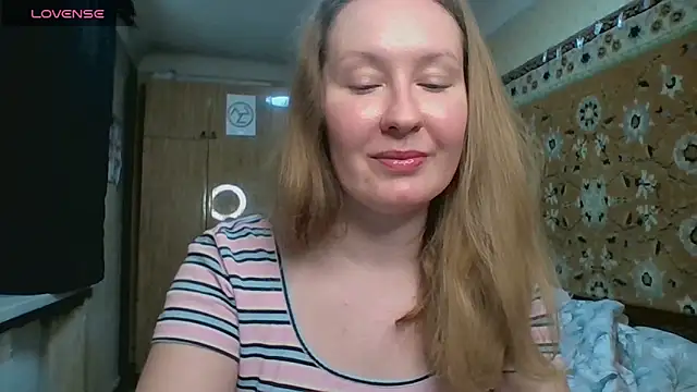 AnnaXLovers online show from April 8, 9:09 am