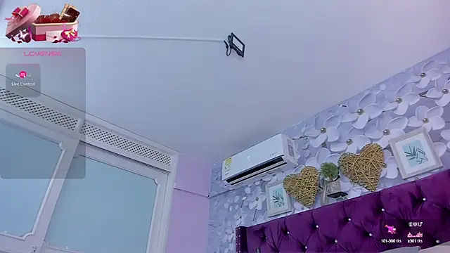 Snapshot of Danee_19_ chatting on February 15, 11:50 am Danee 19 online show from February 15, 11:50 am