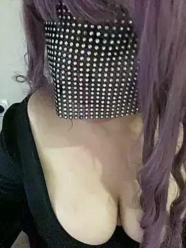 Snapshot of matmazel7777 chatting on January 2, 12:23 am matmazel7777 online show from January 2, 12:23 am