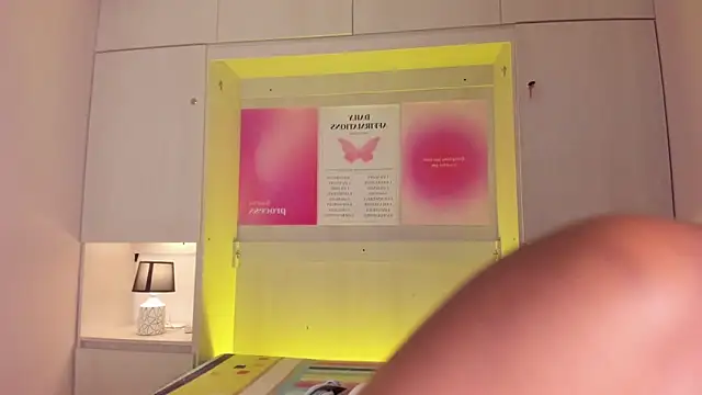 Snapshot of tamaraa_smiith chatting on February 5, 7:40 pm tamaraa smiith online show from February 5, 7:40 pm