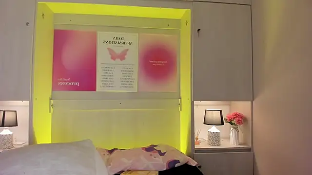 Snapshot of tamaraa_smiith chatting on February 9, 7:51 pm tamaraa smiith online show from February 9, 7:51 pm