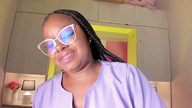 Snapshot of tamaraa_smiith chatting on February 16, 7:43 pm tamaraa smiith online show from February 16, 7:43 pm