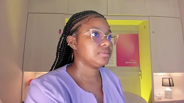 Snapshot of tamaraa_smiith chatting on February 24, 7:34 pm tamaraa smiith online show from February 24, 7:34 pm