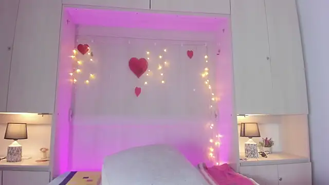 Snapshot of tamaraa_smiith chatting on February 28, 7:48 pm tamaraa smiith online show from February 28, 7:48 pm