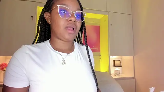 tamaraa smiith online show from March 16, 7:40 pm