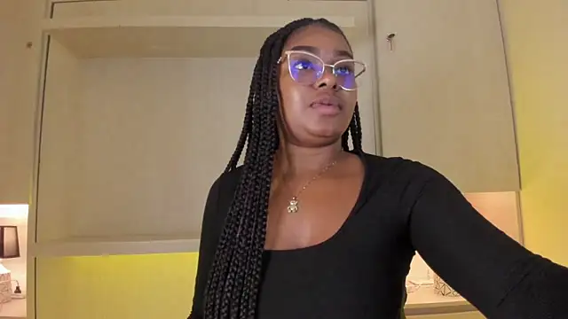 tamaraa smiith online show from March 21, 7:39 pm