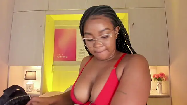 tamaraa smiith online show from March 26, 7:41 pm