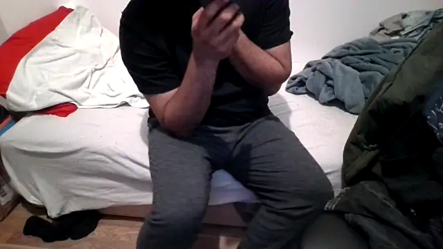 Snapshot of Indianluckyboytits chatting on December 6, 1:40 am Indianluckyboytits online show from December 6, 1:40 am