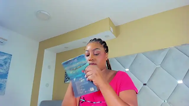 Adelehottman online show from February 1, 12:37 pm