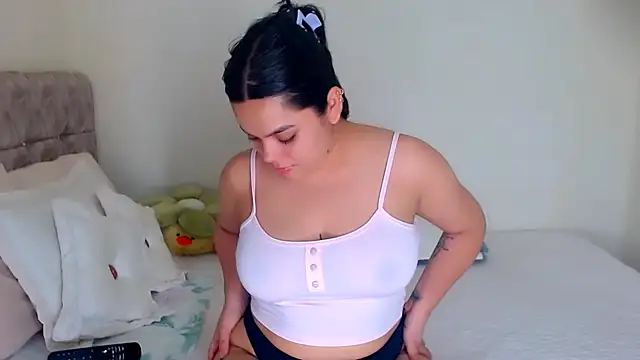 Sara-04 online show from May 13, 11:11 pm