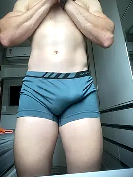Diegosob8720 online show from September 30, 12:43 pm