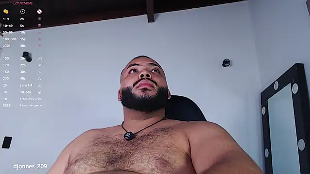 Snapshot of DilanJonnes_ chatting on June 3, 6:35 pm DilanJonnes online show from June 3, 6:35 pm