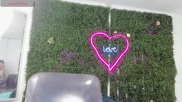 Snapshot of emy_0 chatting on February 11, 7:30 pm emy 0 online show from February 11, 7:30 pm