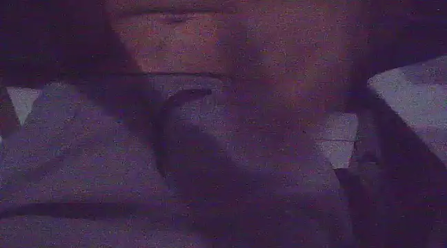 Snapshot of Skinnynerd chatting on December 4, 7:45 pm Skinnynerd online show from December 4, 7:45 pm