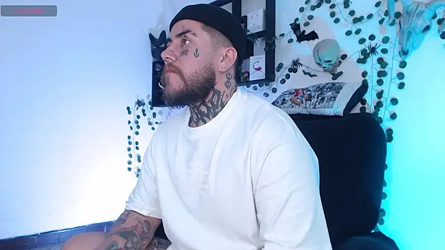 Snapshot of Ash_gusbig chatting on December 8, 9:19 pm Ash gusbig online show from December 8, 9:19 pm