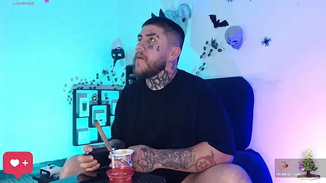 Snapshot of Ash_gusbig chatting on December 28, 2:43 am Ash gusbig online show from December 28, 2:43 am