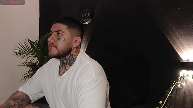 Snapshot of Ash_gusbig chatting on February 11, 3:08 am Ash gusbig online show from February 11, 3:08 am