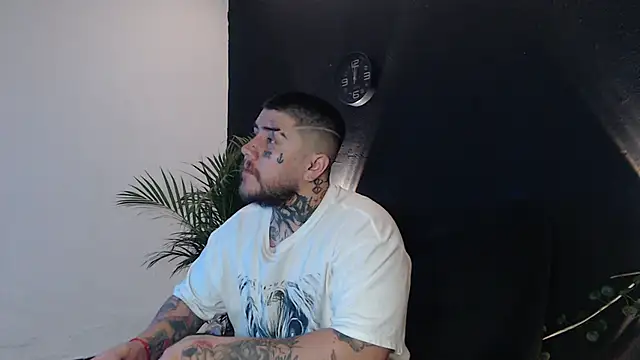 Snapshot of Ash_gusbig chatting on February 27, 2:53 am Ash gusbig online show from February 27, 2:53 am