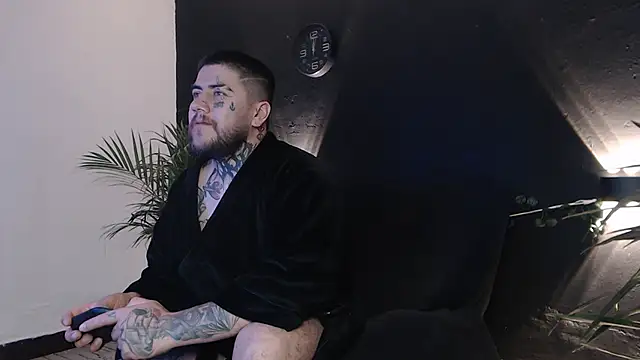 Snapshot of Ash_gusbig chatting on March 4, 4:38 am Ash gusbig online show from March 4, 4:38 am