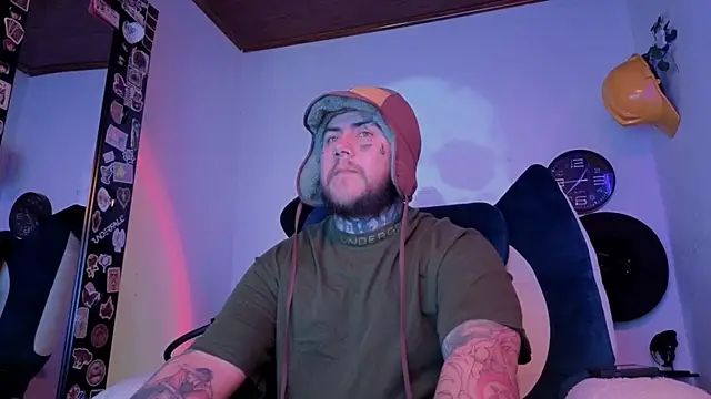 Snapshot of Ash_gusbig chatting on September 9, 4:45 am Ash gusbig online show from September 9, 4:45 am