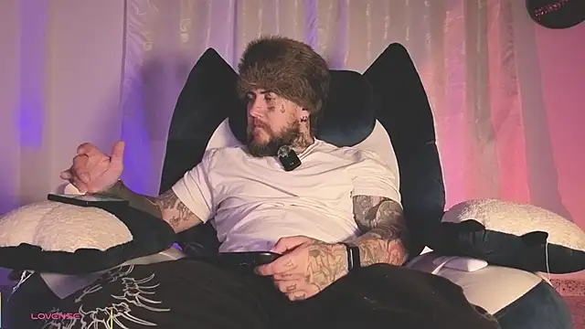 Ash gusbig online show from April 11, 3:33 am