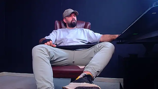 Snapshot of JackEthann chatting on October 11, 4:44 am JackEthann online show from October 11, 4:44 am