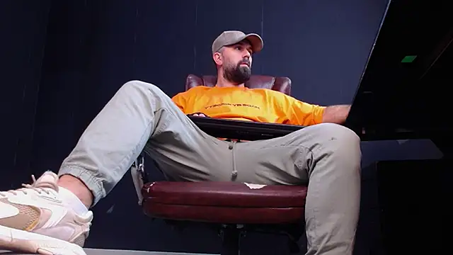 Snapshot of JackEthann chatting on October 21, 4:24 am JackEthann online show from October 21, 4:24 am