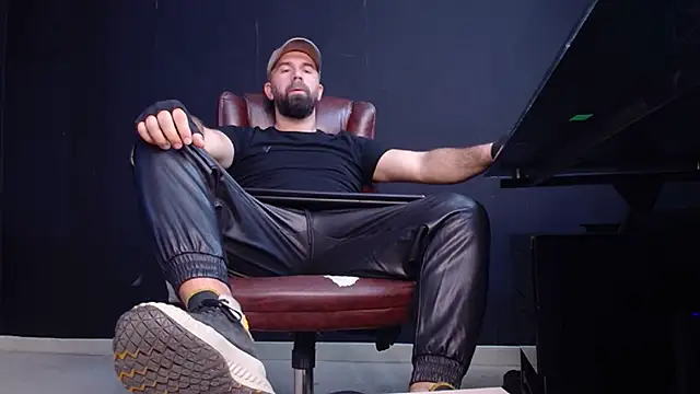 Snapshot of JackEthann chatting on October 26, 5:35 am JackEthann online show from October 26, 5:35 am