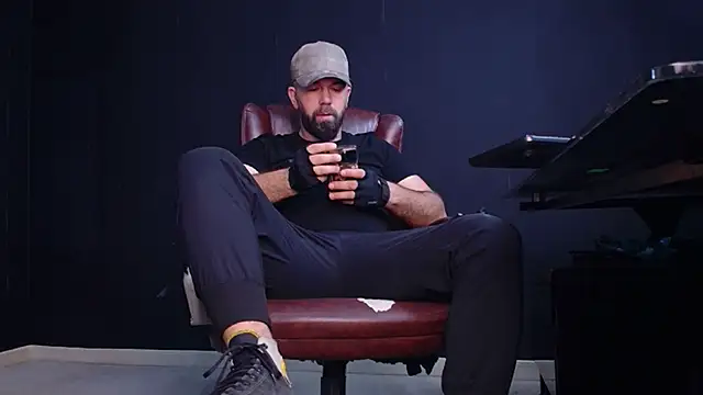 Snapshot of JackEthann chatting on October 27, 5:44 am JackEthann online show from October 27, 5:44 am