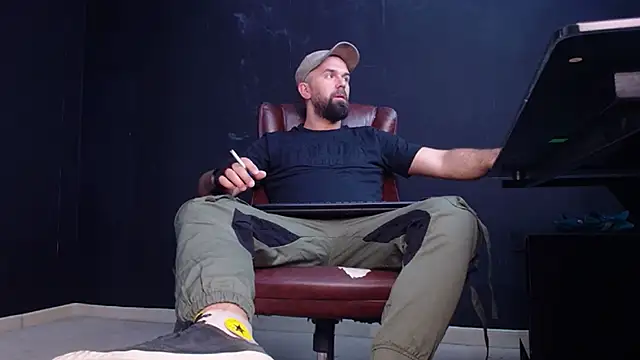 Snapshot of JackEthann chatting on October 28, 5:44 am JackEthann online show from October 28, 5:44 am