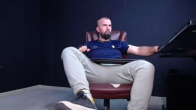 Snapshot of JackEthann chatting on November 10, 6:01 am JackEthann online show from November 10, 6:01 am