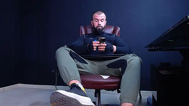 Snapshot of JackEthann chatting on November 15, 6:00 am JackEthann online show from November 15, 6:00 am