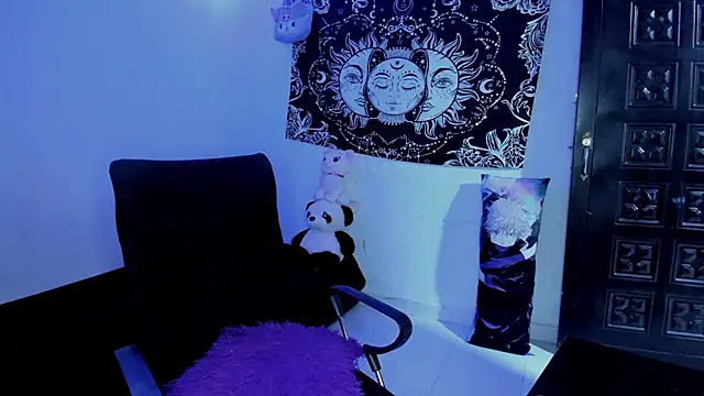 Snapshot of Venushexivu616 chatting on December 12, 8:14 am Venushexivu616 online show from December 12, 8:14 am