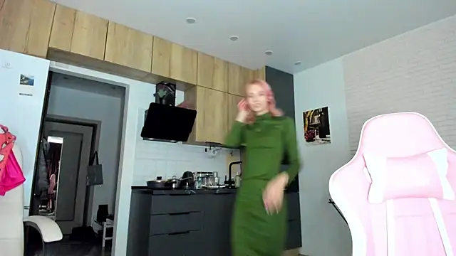  Alice Kitty online show from February 2, 9:41 am