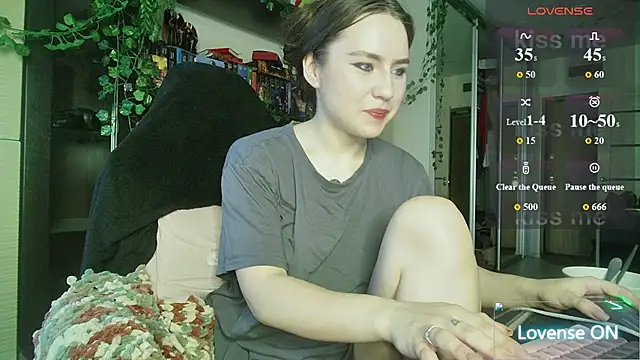 Snapshot of Aurora_workerr chatting on June 17, 3:24 pm Aurora workerr online show from June 17, 3:24 pm