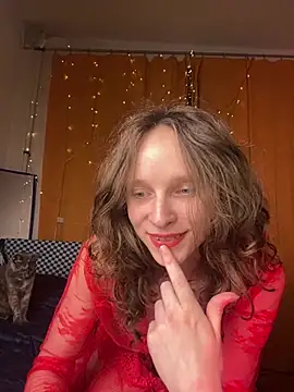 Snapshot of MikkyMoony chatting on December 26, 1:18 am MikkyMoony online show from December 26, 1:18 am