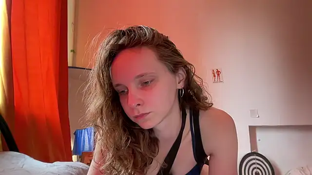 Snapshot of MikkyMoony chatting on September 18, 9:22 am MikkyMoony online show from September 18, 9:22 am