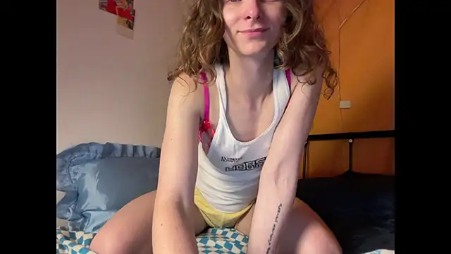 Snapshot of MikkyMoony chatting on September 20, 6:20 pm MikkyMoony online show from September 20, 6:20 pm