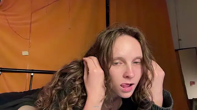 Snapshot of MikkyMoony chatting on September 26, 8:13 pm MikkyMoony online show from September 26, 8:13 pm