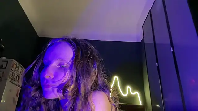 Snapshot of MikkyMoony chatting on October 9, 7:01 pm MikkyMoony online show from October 9, 7:01 pm