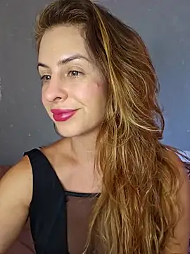 Snapshot of Nina_Sport chatting on January 5, 7:17 pm Nina Sport online show from January 5, 7:17 pm