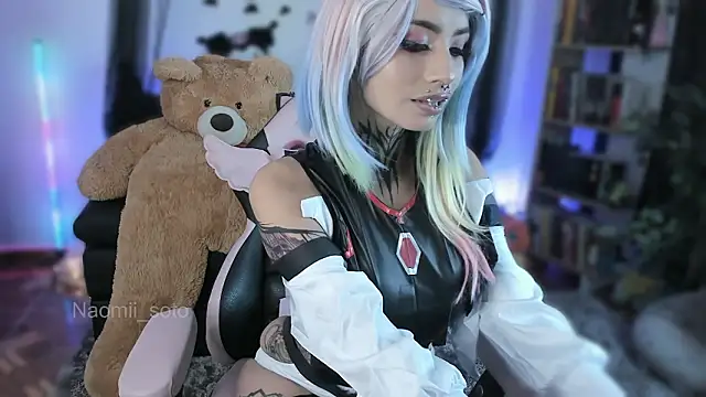 Naomii Soto online show from February 15, 9:00 pm